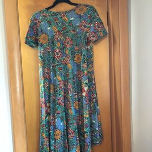 XS Carly, flowers & bug details